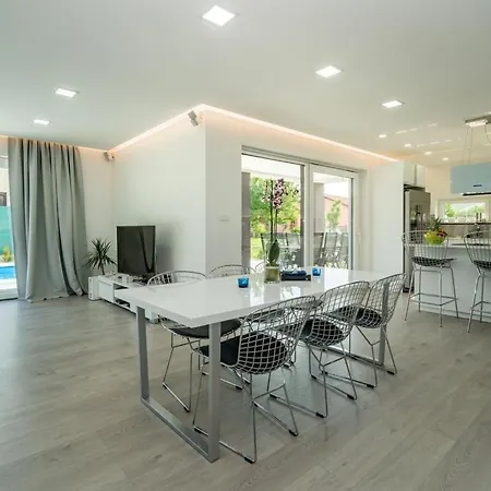 Vila Aida Labin (Istria)